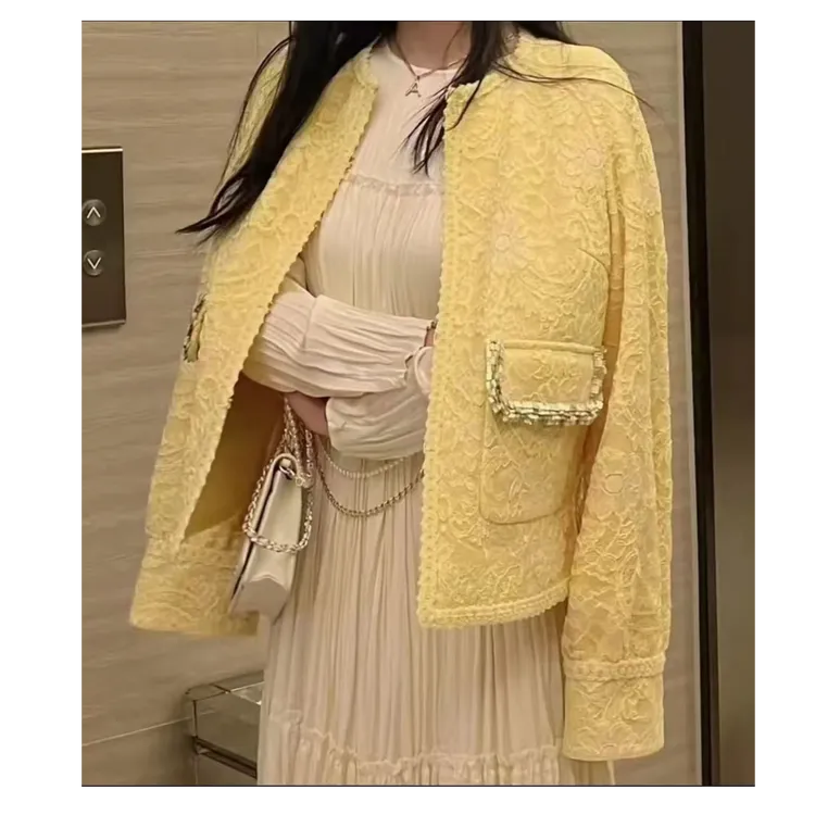 AMASS/阿玛施秋季气质百搭蕾丝圆领小香风短款上衣外套女5400312