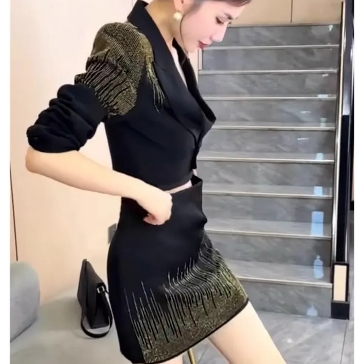 欧洲站轻奢女神范高级气质时尚减龄重工早秋新款短款外套搭配短裙