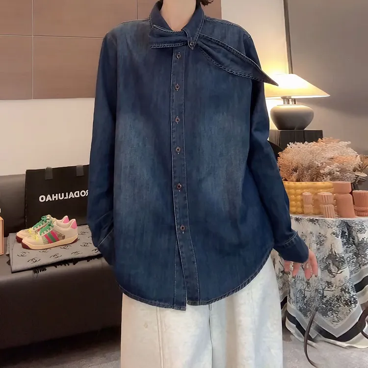 日系复古牛仔衬衫女2025冬季新款宽松百搭遮肉显瘦纽扣袖设计上衣