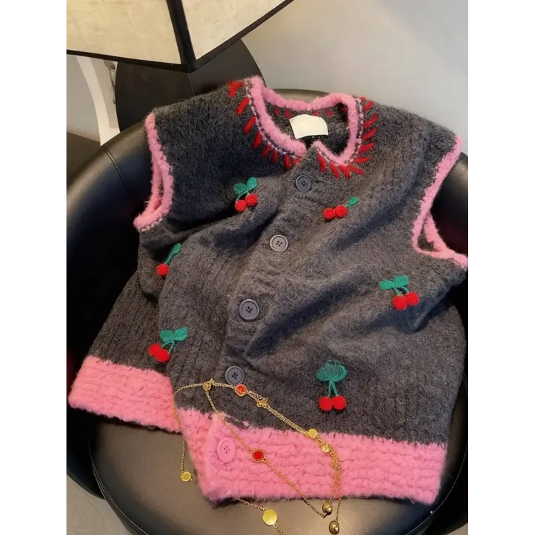 简直美到炸了！叠穿马甲女针织开衫外套重工樱桃时髦拼接撞色毛衣