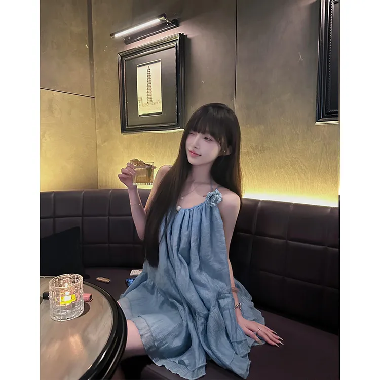 法式蓝色立体花朵吊带连衣裙女夏季设计感小众荷叶边气质蓬蓬短裙