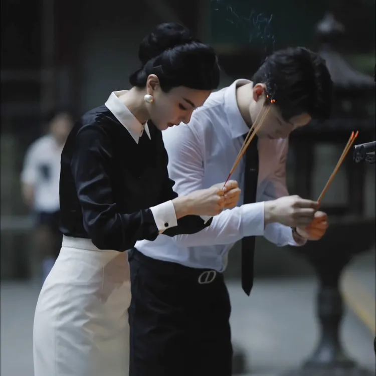 魏元高定/醋酸长袖气质黑白拼色修身正肩秋季新款女士衬衫-1025