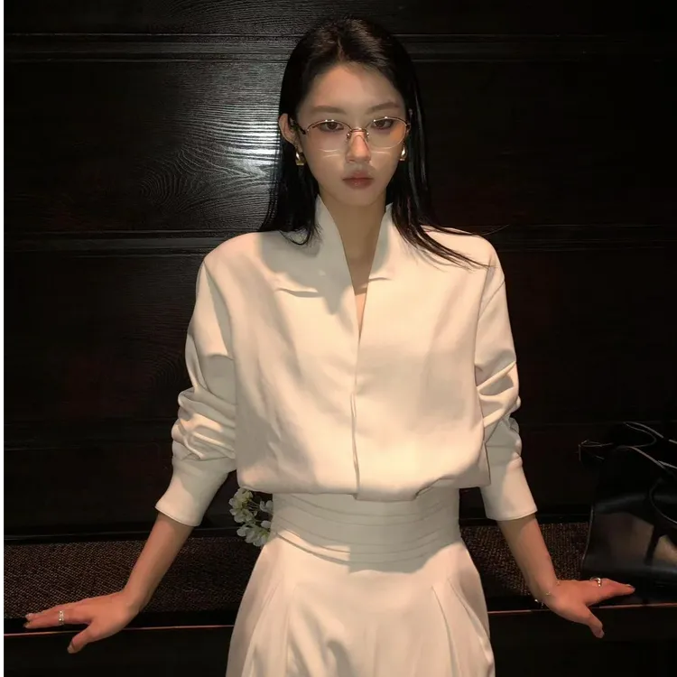 高级感新中式v领口白衬衫套装女2025春季收腰显瘦腰封阔腿裤长裤