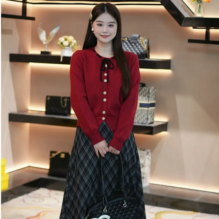 奢姿【米兰悦舍】大码女装2025秋季时尚格纹蝴蝶结胖妹妹气质两件套
