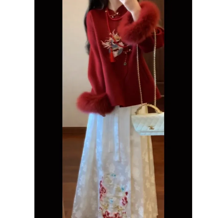 2025冬季新款新中式国风新年战袍毛呢外套搭百褶马面裙时尚套装女