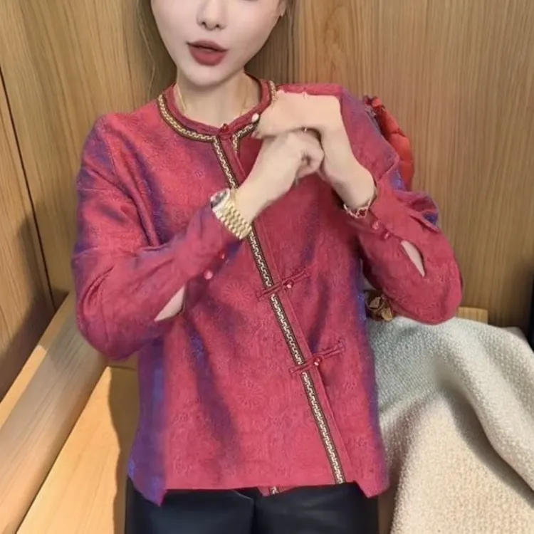 2025冬季网红新款新中式上衣女国风珠光缎面重工提花盘扣显瘦开衫