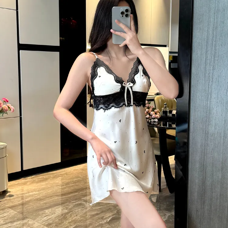 2025新款女士夏季冰丝吊带睡裙带胸垫纯欲风丝绸高级感