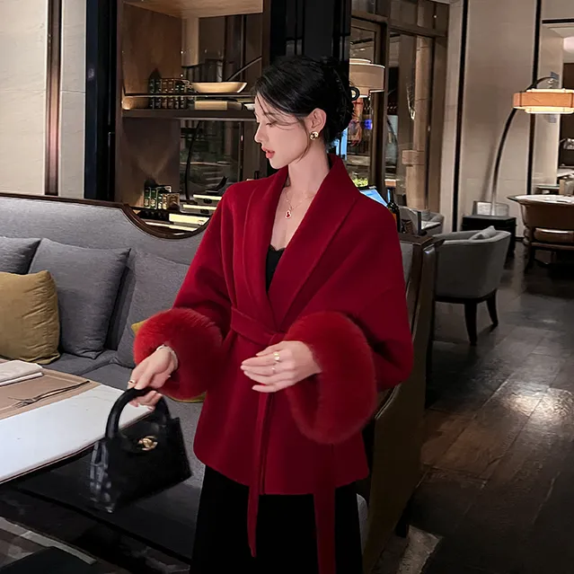 红色双面呢子大衣女短款2025冬季新款仿狐狸毛袖口高级感毛呢外套