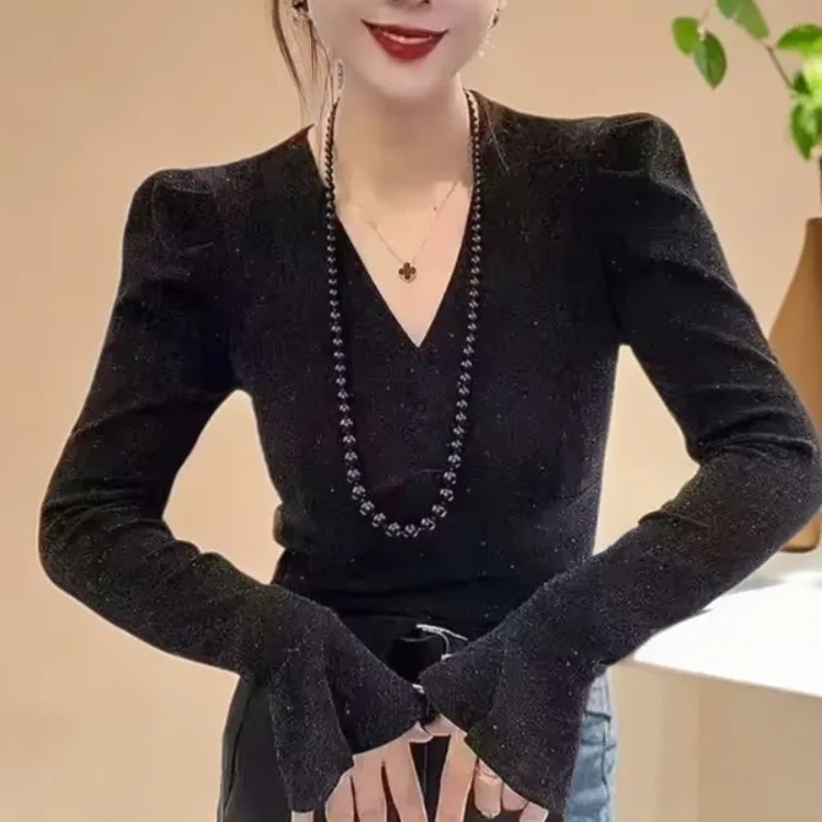 欧货时尚喇叭袖V领打底衫女春秋新款设计感收腰显瘦重工亮丝小衫t