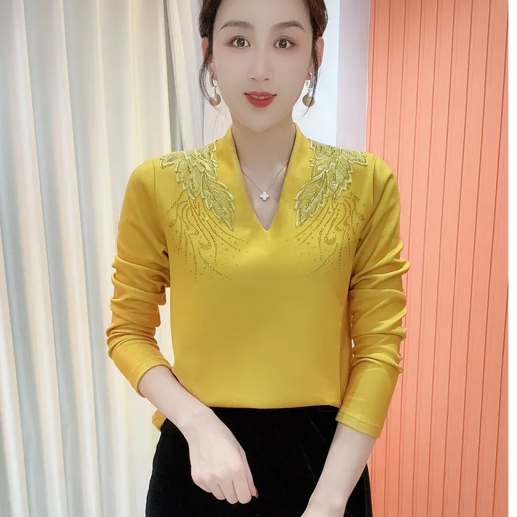 2025冬季新款V领烫钻气质百搭时尚长袖减龄加绒打底衫上衣女822