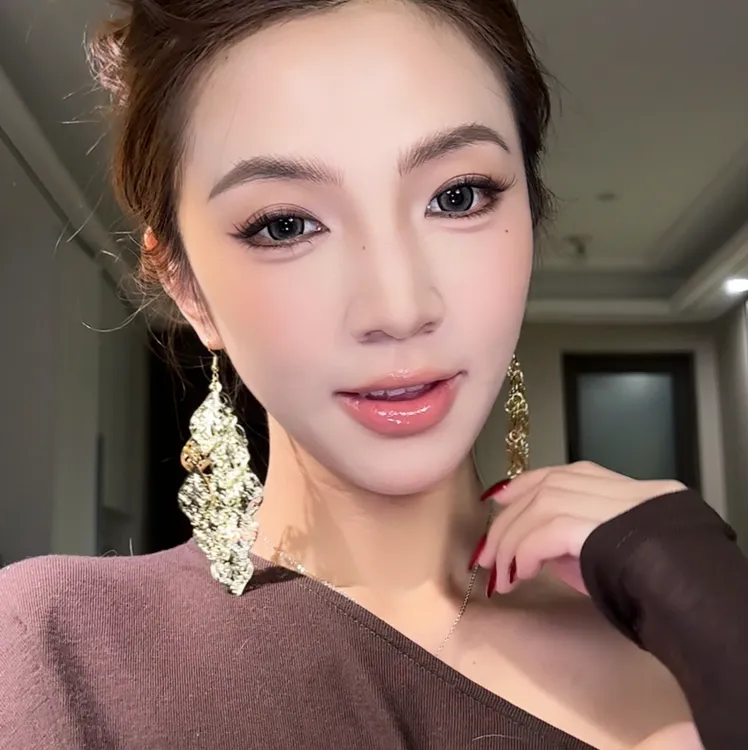 合金耳饰 独特镂空花朵菱形排列耳环欧美风设计感时尚百搭耳饰