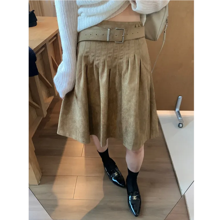 设计感卡其色麂皮绒百褶裙女秋季新款气质辣妹高腰显瘦中长裙