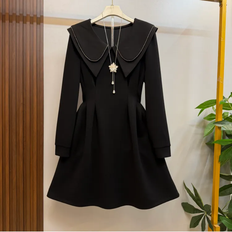 新款大码女装时尚洋气娃娃领自然收腰显瘦连衣裙