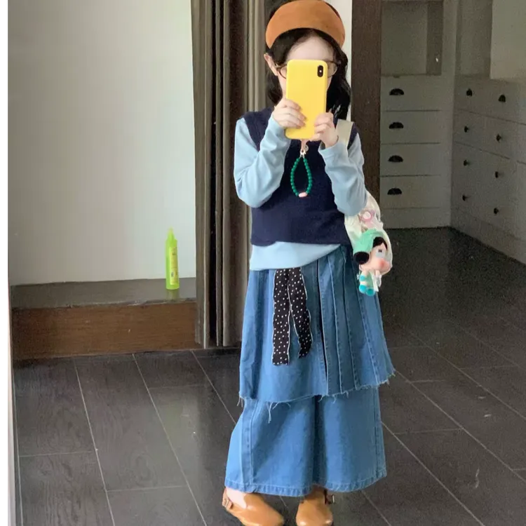 3【安安家】韩版女童秋纯色打底上衣针织背心牛仔裙裤三件套R25502