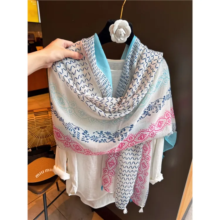 Miss both新款围巾女秋民族风丝巾多功能时尚百搭空调房披肩两用