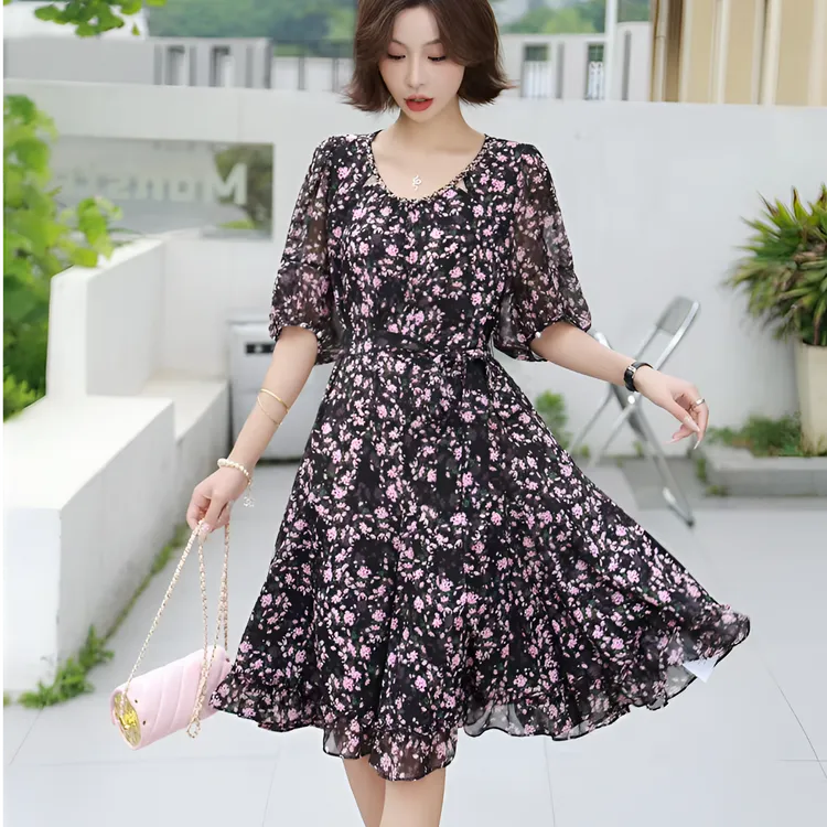 2025新款连衣裙夏季轻奢高级感圆领收腰宽松显瘦老钱风松弛感女装