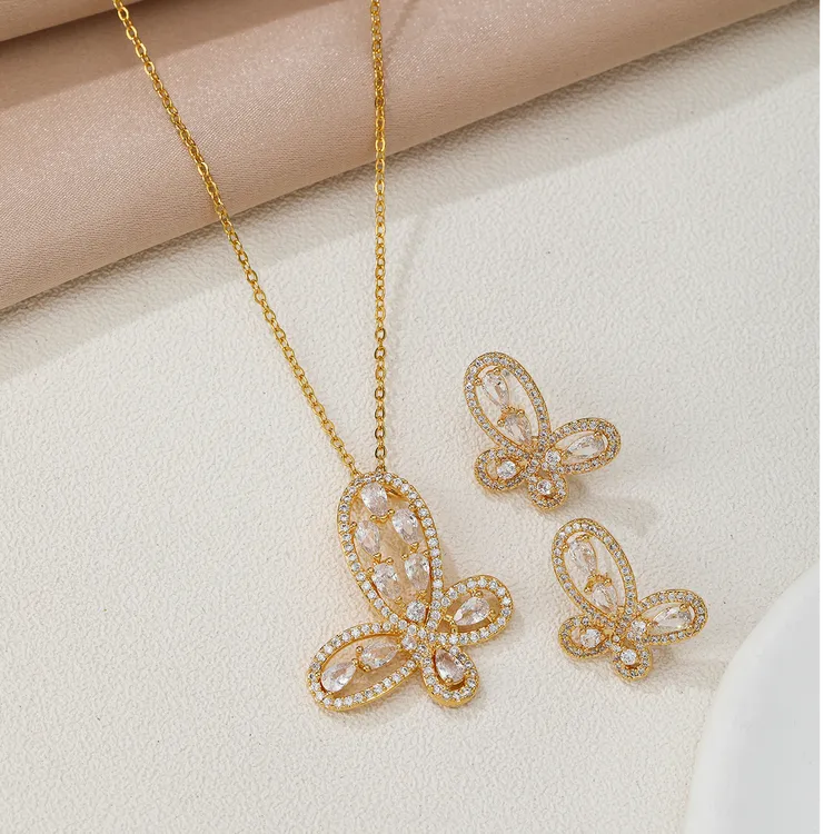 铜项链 镀18K金甜美精致锆石轻舞蝴蝶项链耳环礼盒套装