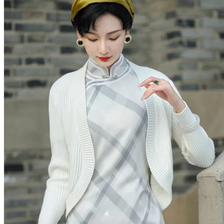 搭配旗袍的外套外披2025年新款秋款年轻款适合好看的短款长袖上衣