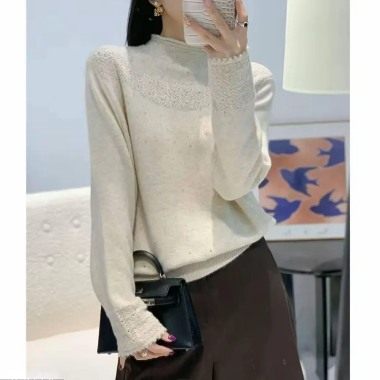 设计感满天星镂空勾花蜜熊半高领针织打底衫女冬季新款软糯毛衣