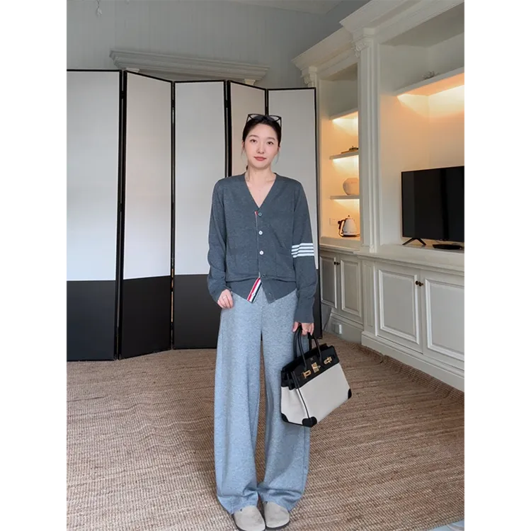 郭九九呢 羊毛V领条纹织带针织开衫外套休闲弯刀裤 G925Z14410