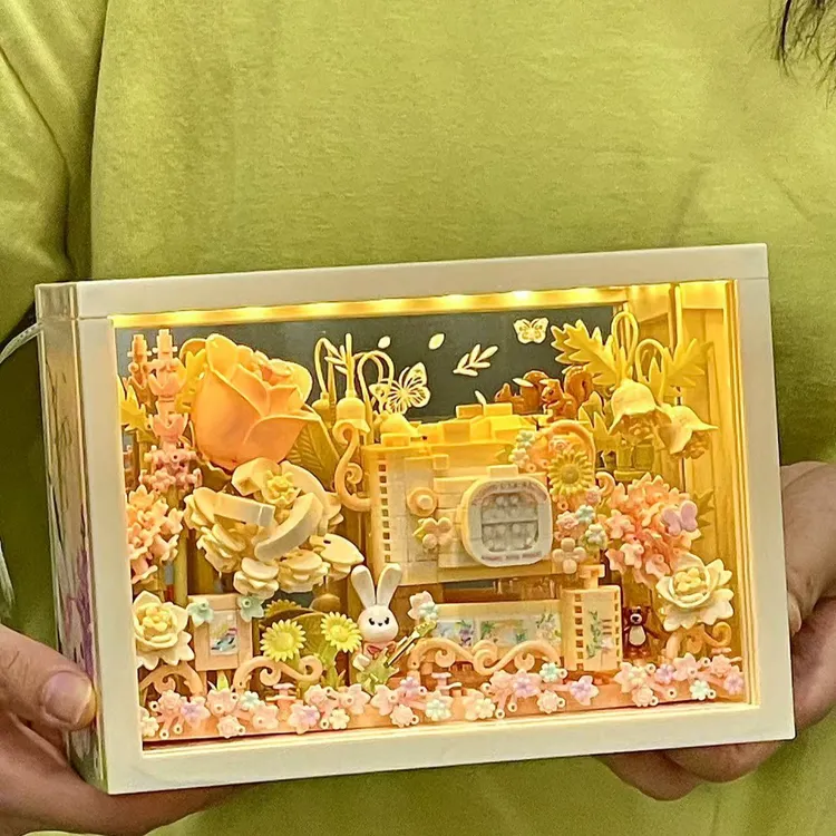 相机积木相框熊猫宇航员永生花束立体拼装益智玩具七夕礼物教师节