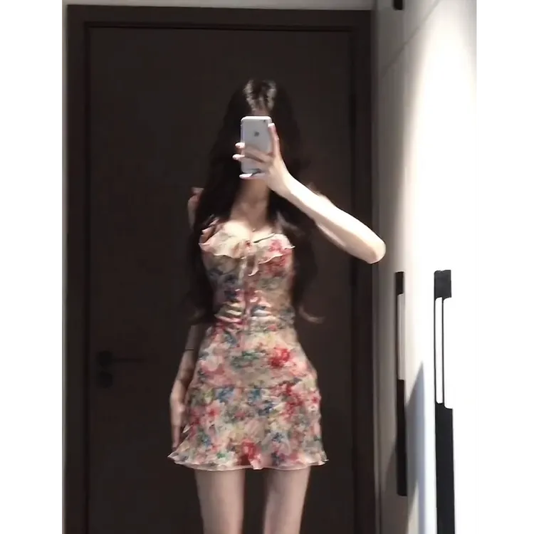 纯欲辣妹荷叶边领口碎花绑带收腰雪纺连衣裙2025新款短款显瘦短裙