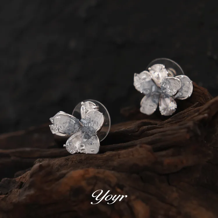 YOYR 黄铜耳饰 立体碎冰小兰花耳钉设计感轻奢高级感百搭小众耳环