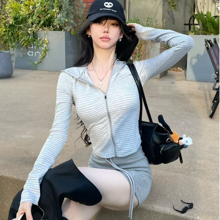 美式复古薄款条纹连帽拉链卫衣女秋季修身短款外套高腰百搭短裤