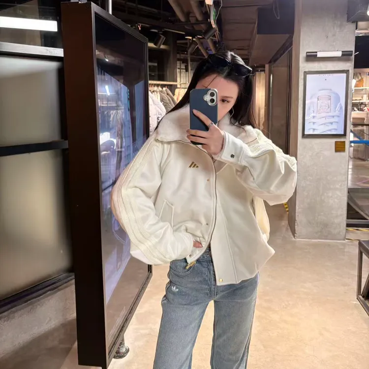 adidas/阿迪达斯新年款优雅毛绒运动休闲夹克外套 KH2662