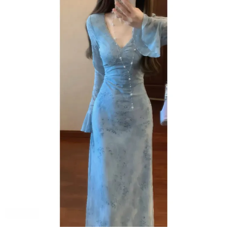 春季法式温柔蓝色扎染V领连衣裙修身显瘦气质长裙蕾丝ins优雅轻奢