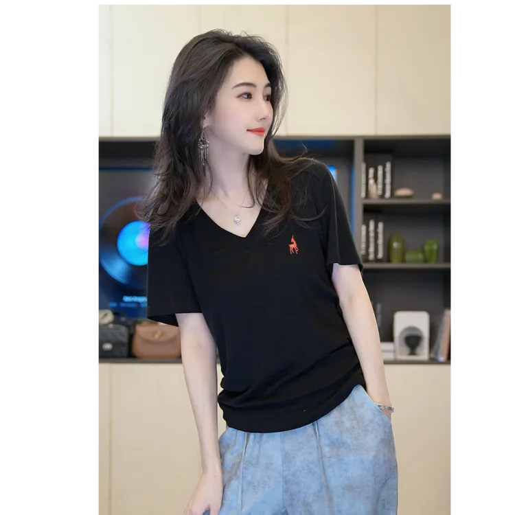 小乖逃X四色V领小鹿黑白色T恤 咖色T恤上衣小马小羚羊图案S25235