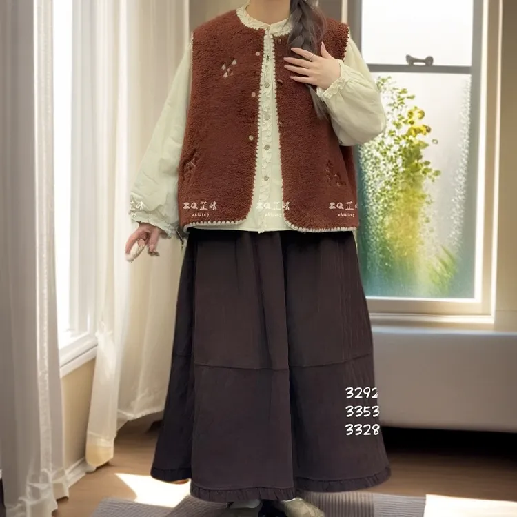 百搭撞色边羊羔毛刺绣马甲 3353#