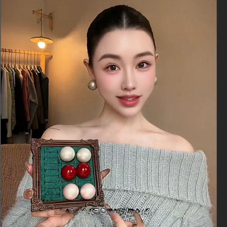 铜合金仿珍珠耳饰 夸张显脸小复古大珍珠银针耳钉小众个性港风