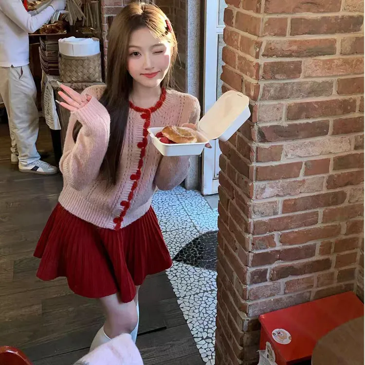 甜系千金复古钩花撞色裙子时尚气质小众毛衣外套配显瘦高腰半身裙