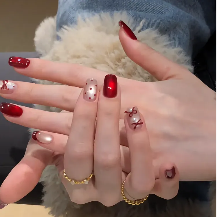 【马上发财】新年红蝴蝶玻璃珠猫眼美甲穿戴甲片2026新款高级感秋冬