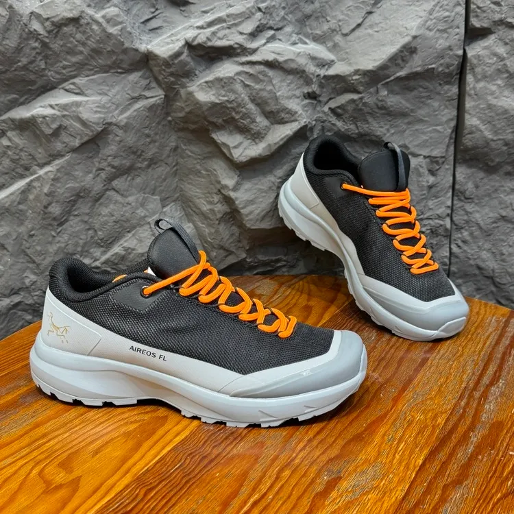 秋季新款低帮黑橙男士户外越野登山男鞋舒适百搭网红爆款厚底鸟鞋