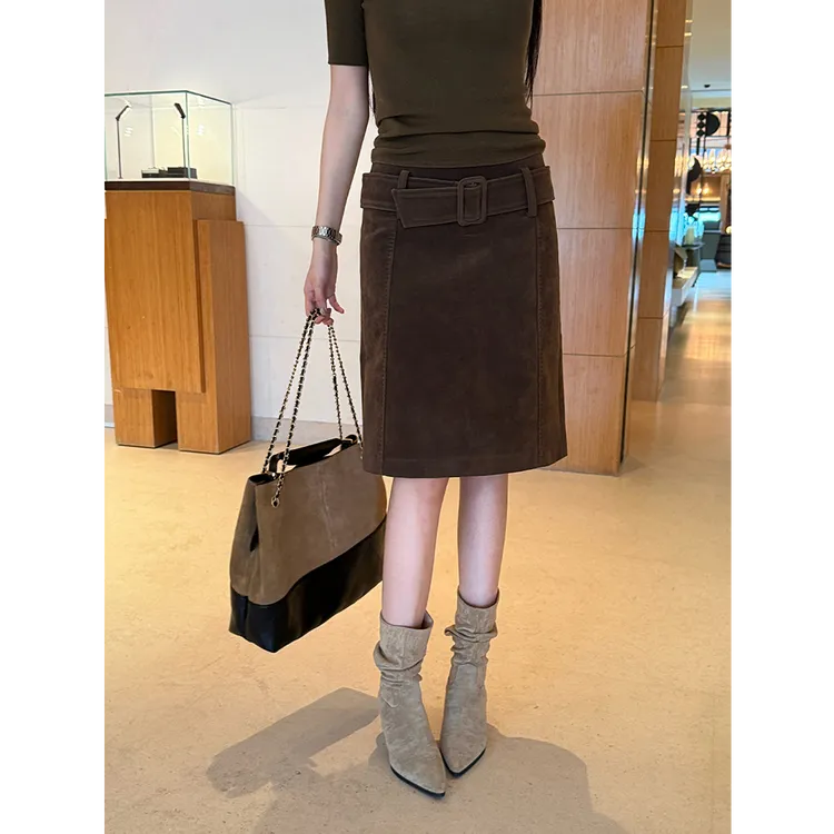 设计感麂皮腰带半身裙女秋冬新款气质辣妹宽松显瘦百搭直筒中裙