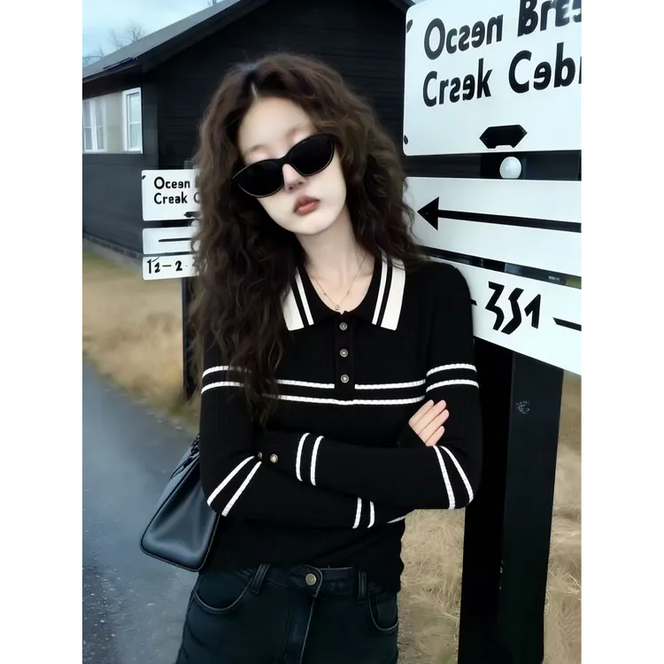 设计感条纹polo领针织衫女秋冬2025新款修身显瘦毛衣短款内搭上衣