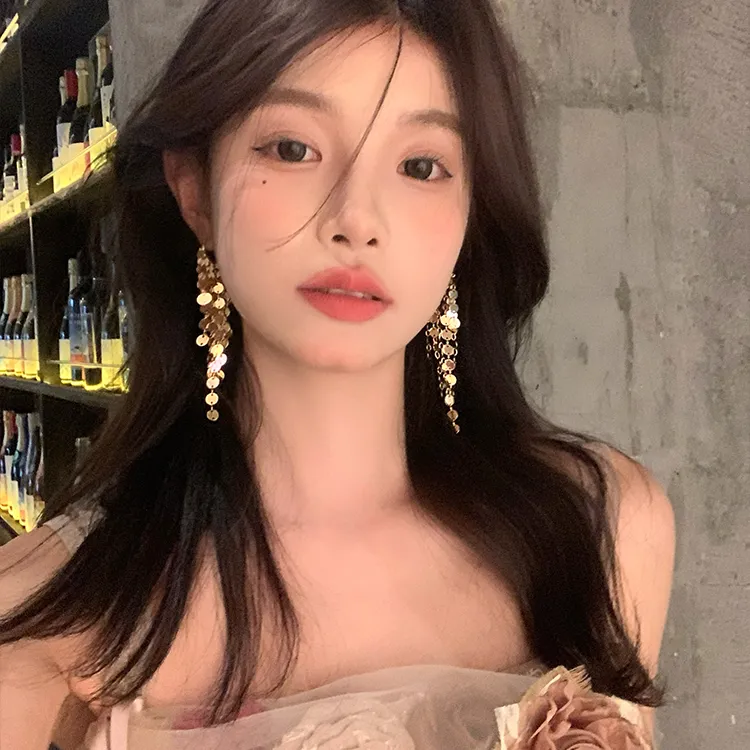 铜合金耳饰 高级感亮片流苏耳环耳扣女夸张独特设计耳钉圆脸耳饰 
