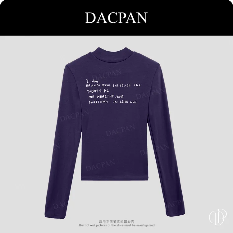 DACPAN-“字幕T”半高领字母加绒上衣  垫肩可拆 2025/盼·PP 8568