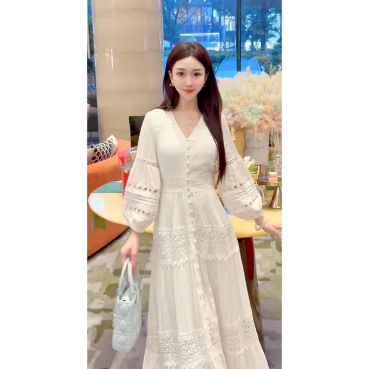 2025夏季新款海边连衣裙白色V领长袖夏季复古修身显瘦长裙966