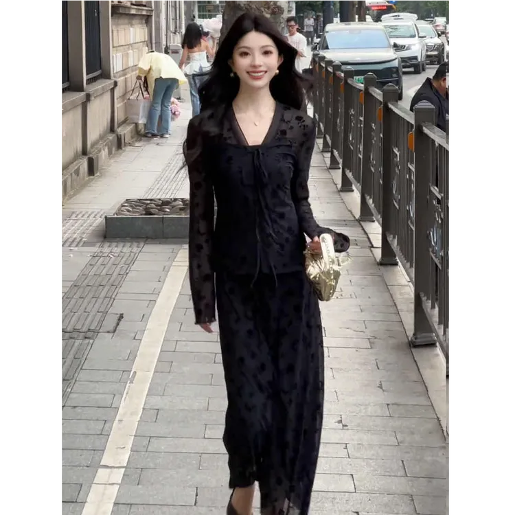 2025秋季新款轻奢性感优雅时尚套装蕾丝v领搭配小衫裙子两件套女