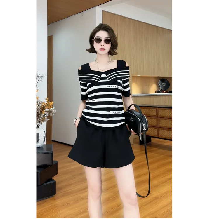 YYOUHAN 2025新款【黑白余地】黑白条纹一字领短袖T恤 2507C4068