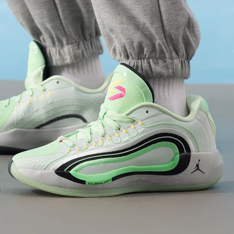 【流光风】耐克LUKA4东契奇大童篮球鞋2025新款青少年比赛训练鞋