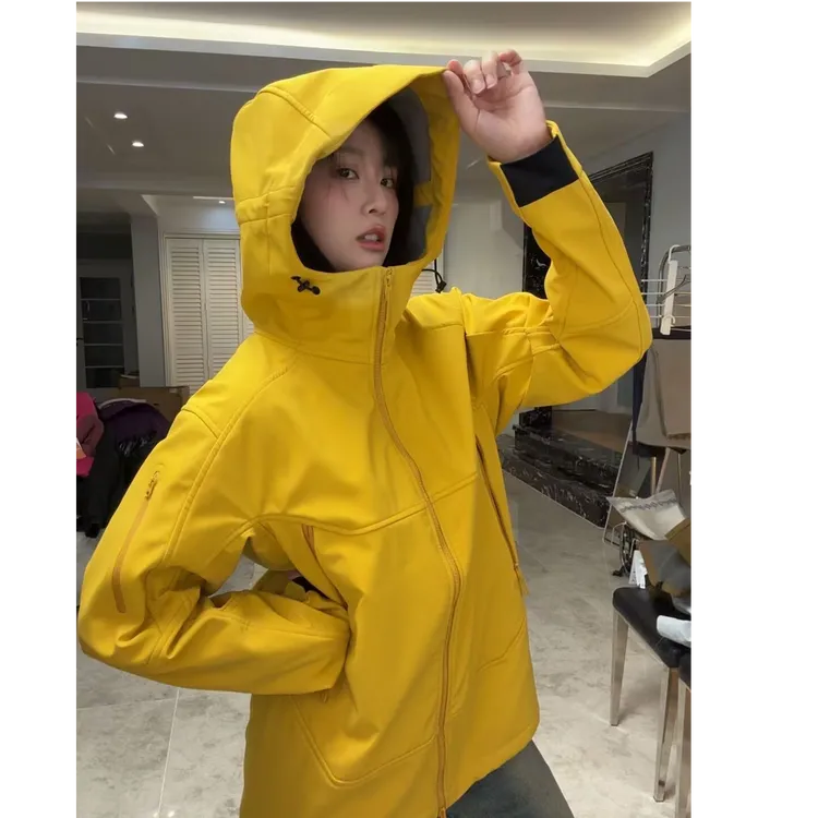 GM全天候系列【年货现货】软壳冲锋衣加绒男女款多巴胺外套加厚夹克