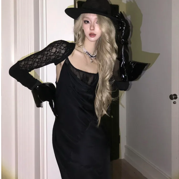 性感辣妹修身连衣裙气质显瘦洋气休闲百搭外穿洋气黑色连衣裙坎肩