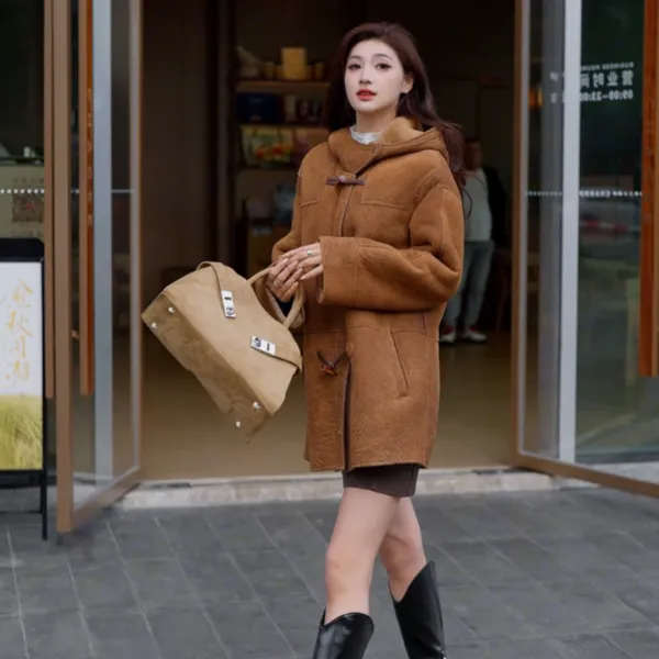 D6806-1土耳其美利奴皮毛一体真皮真毛女士时尚皮草外套女