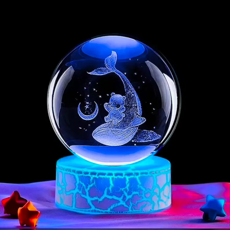 鲸鱼水晶球创意七彩小夜灯3d内雕女生男生礼品发光小摆件可爱灵动