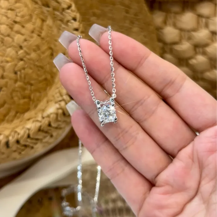 恒美娜 坠链均925银莫桑石 牛头项链1卡2卡吊坠经典简约单钻镶嵌