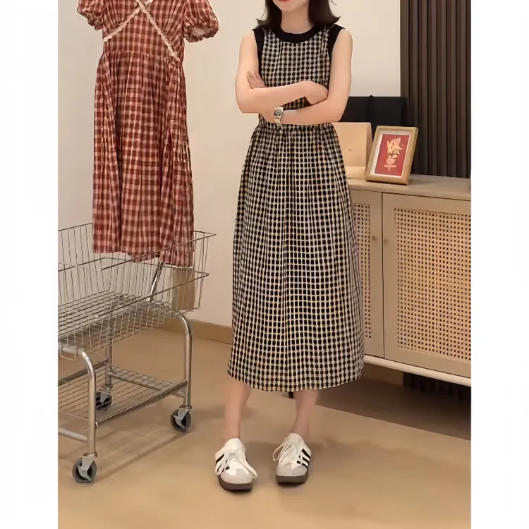 初秋无袖气质风女装A字时尚风白搭款连衣裙收腰遮肉格子长裙格子 